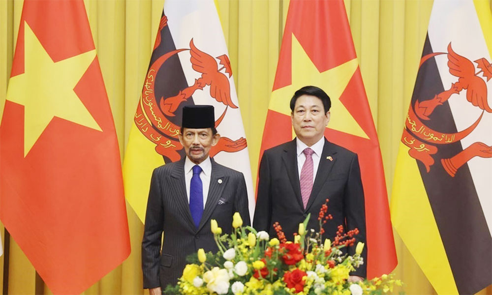 Brunei Sultan concludes state visit to Vietnam